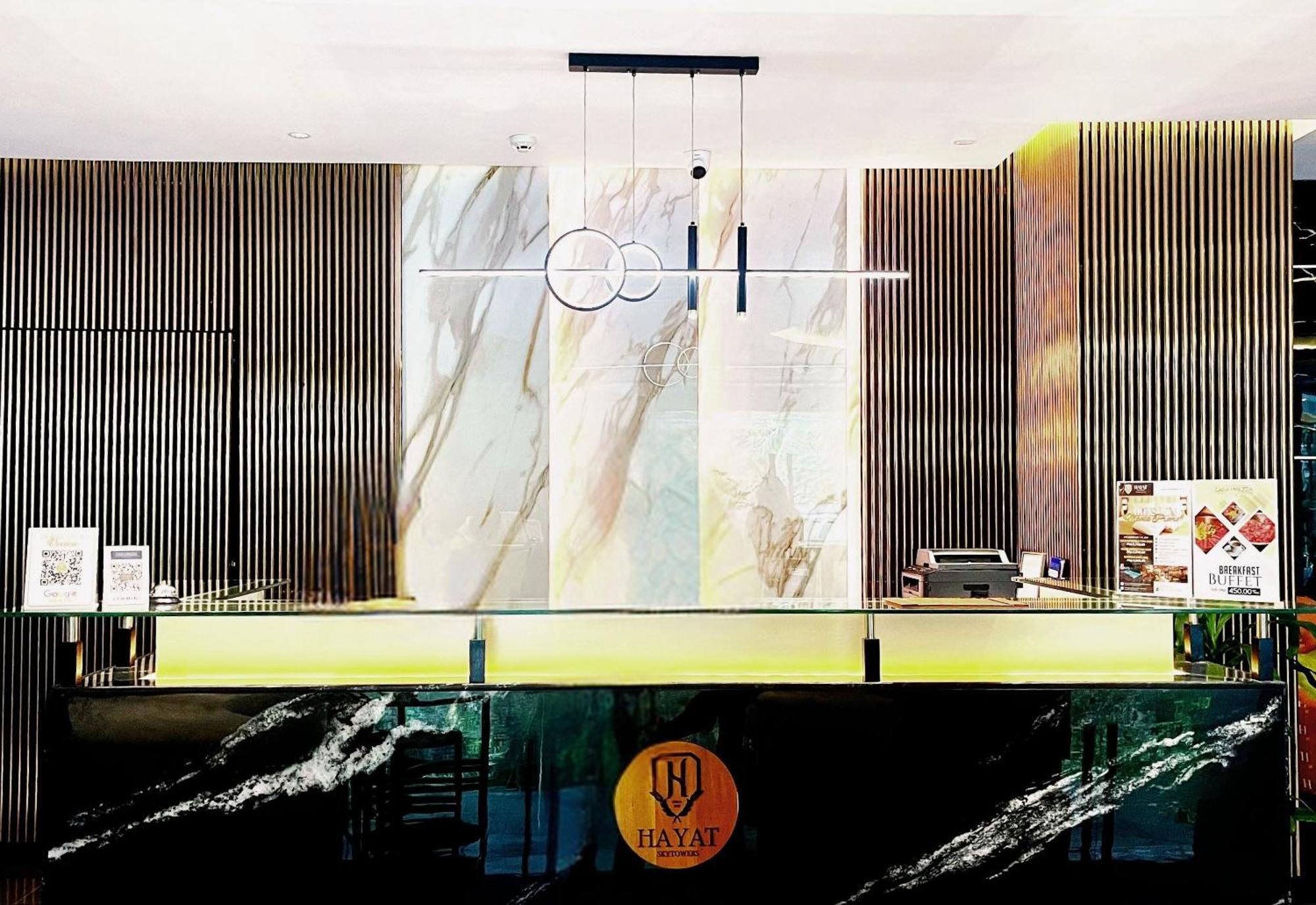 Hayat Sky Towers Hotel Cebu Exterior photo
